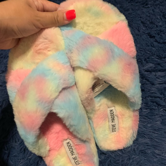 Steve Madden fur slides - Picture 2 of 3